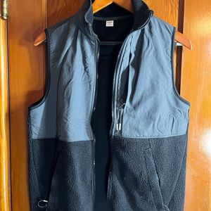 Old Navy Active fleece nylon, zip vest, extra small
